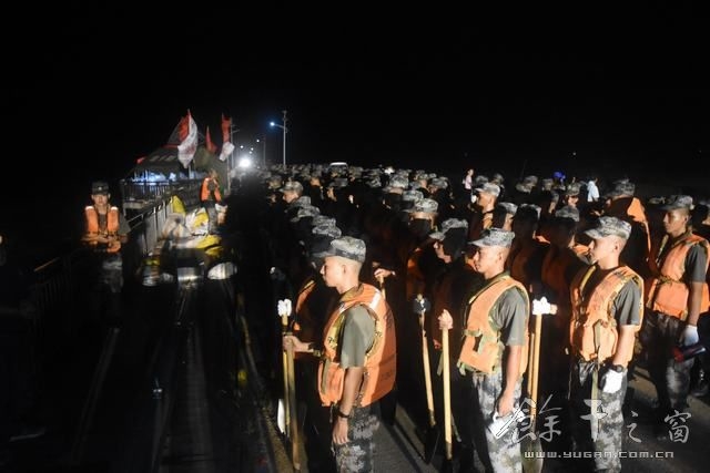 召之即来 来之即战 战之必胜—第73集团军某部200名官兵夜战康山大堤