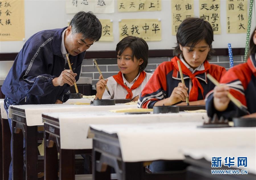 （习近平的小康故事·图文互动）（2）“文明其精神，野蛮其体魄”——习近平同少年儿童的故事